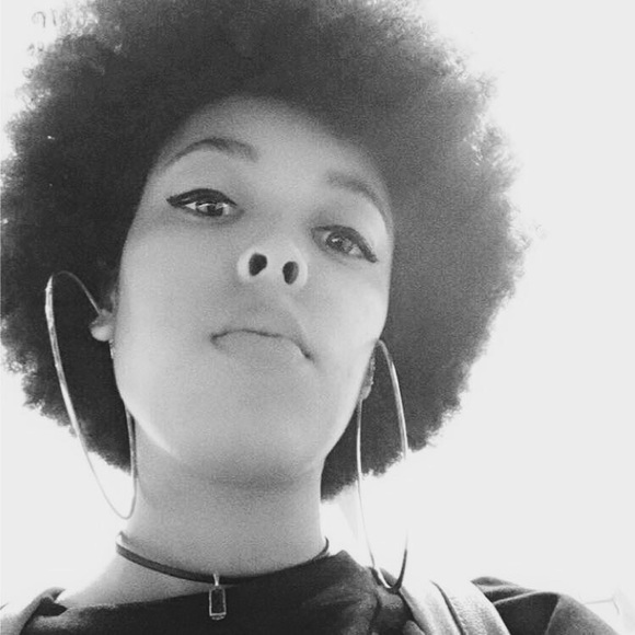 Meet your Posher, Malayahka - Picture 1 of 1